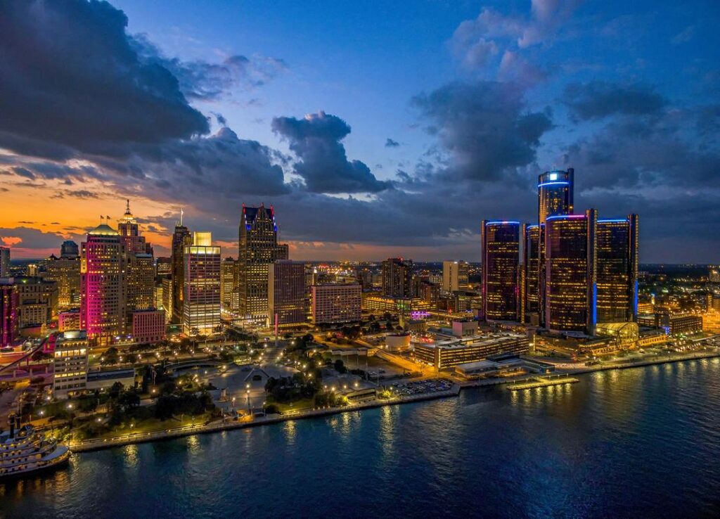 detroit skyline lit up at night